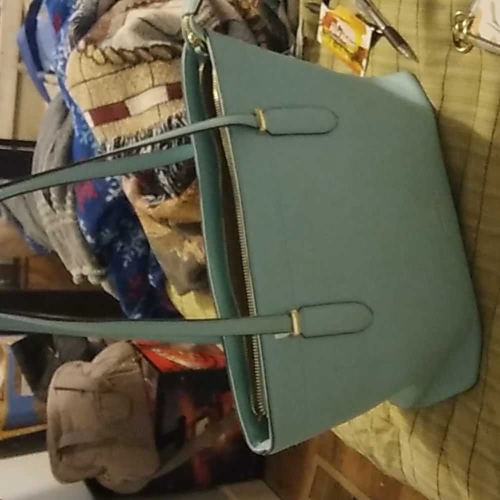 Purses - Picture 4 of 5